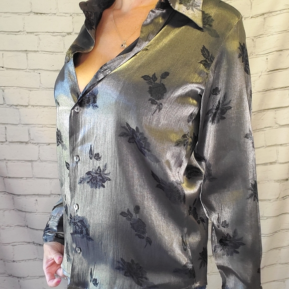 SOLD Kathy Ireland Gray Jaquard Floral Button-Down Size Small - Picture 2 of 9